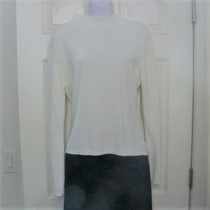 NWOT Cream Joseph A Turtle Neck Long Sleeve Large